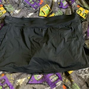 Black mini swim skirt medium-large